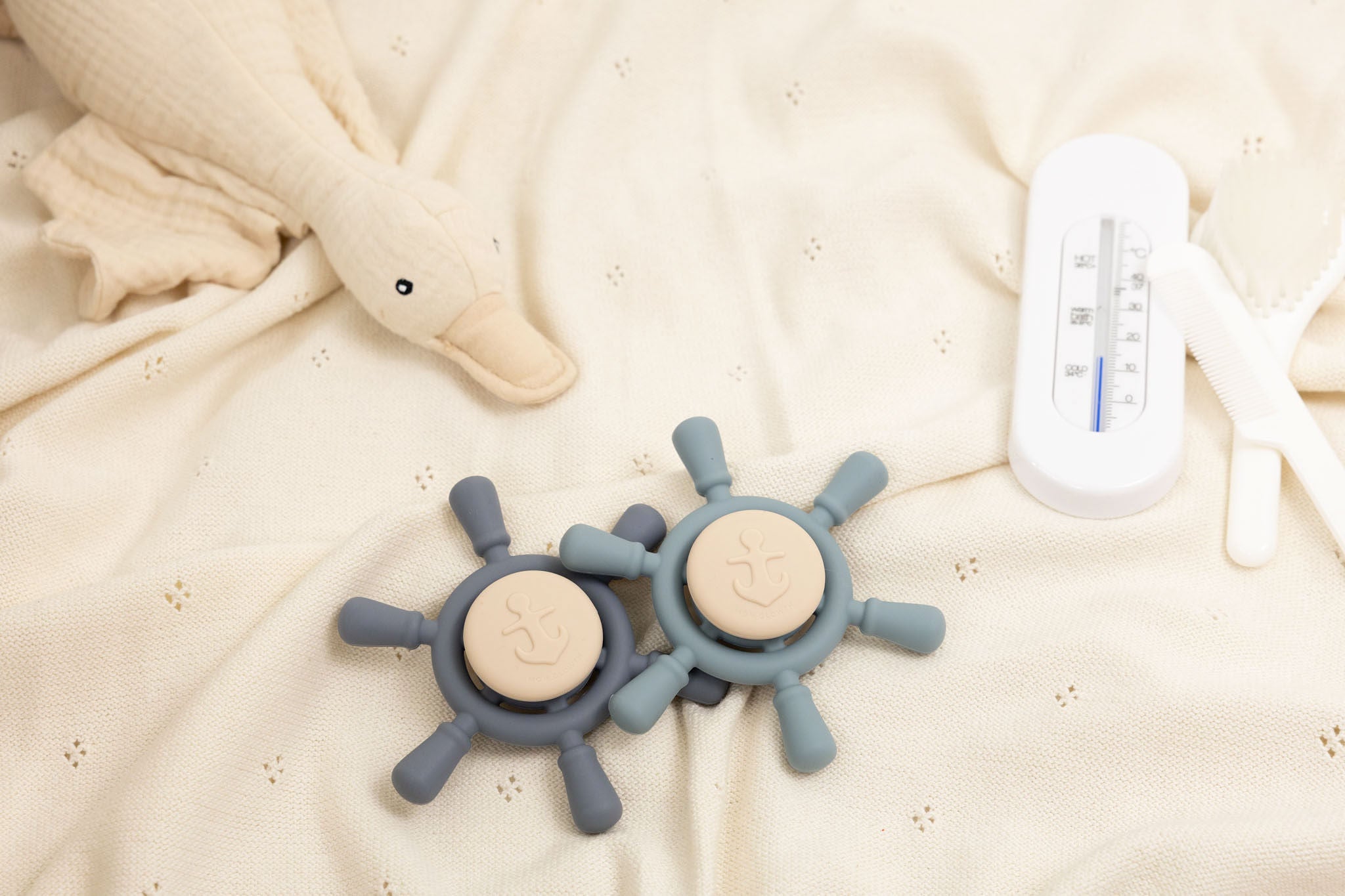 Siliconen zuignap spinners van Mom Glowth – veilig speelgoed en voor baby's boven 6 maanden.

