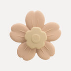 Flower Spinner van Mom Glowth in blush roze met crème middelpunt en zuignap – sensorisch speelgoed van food-grade siliconen, BPA-vrij, vanaf 6 maanden